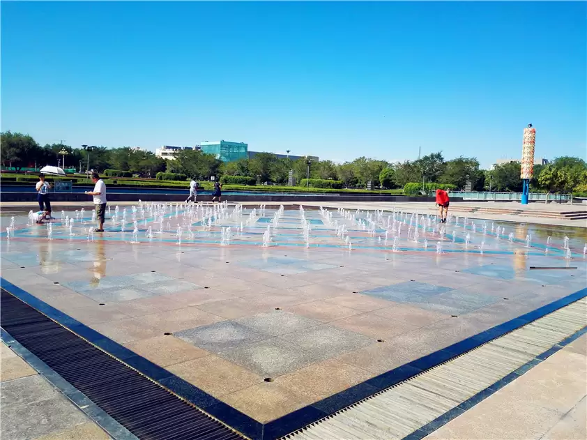 Xinjiang Shihezi City Century Plaza Dancing Water Fountain Music Fountain China2
