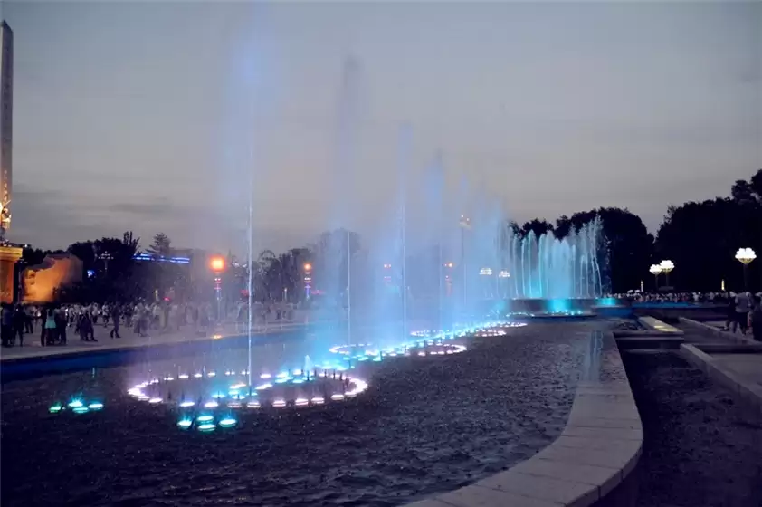 Xinjiang Shihezi City Century Plaza Dancing Water Fountain Music Fountain China3